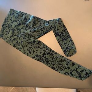 Lululemon leggings size 4